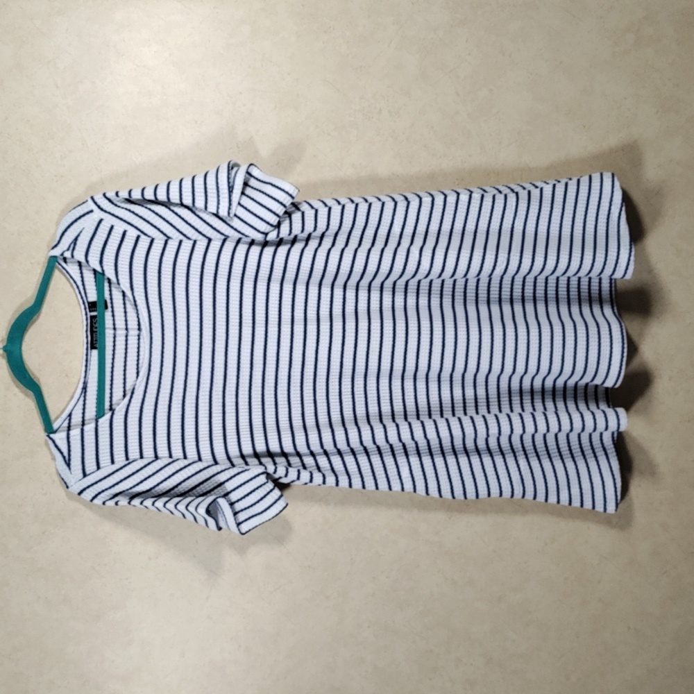 6113 Attitudes by Renee white w/ navy stripes waffle weave tunic XL